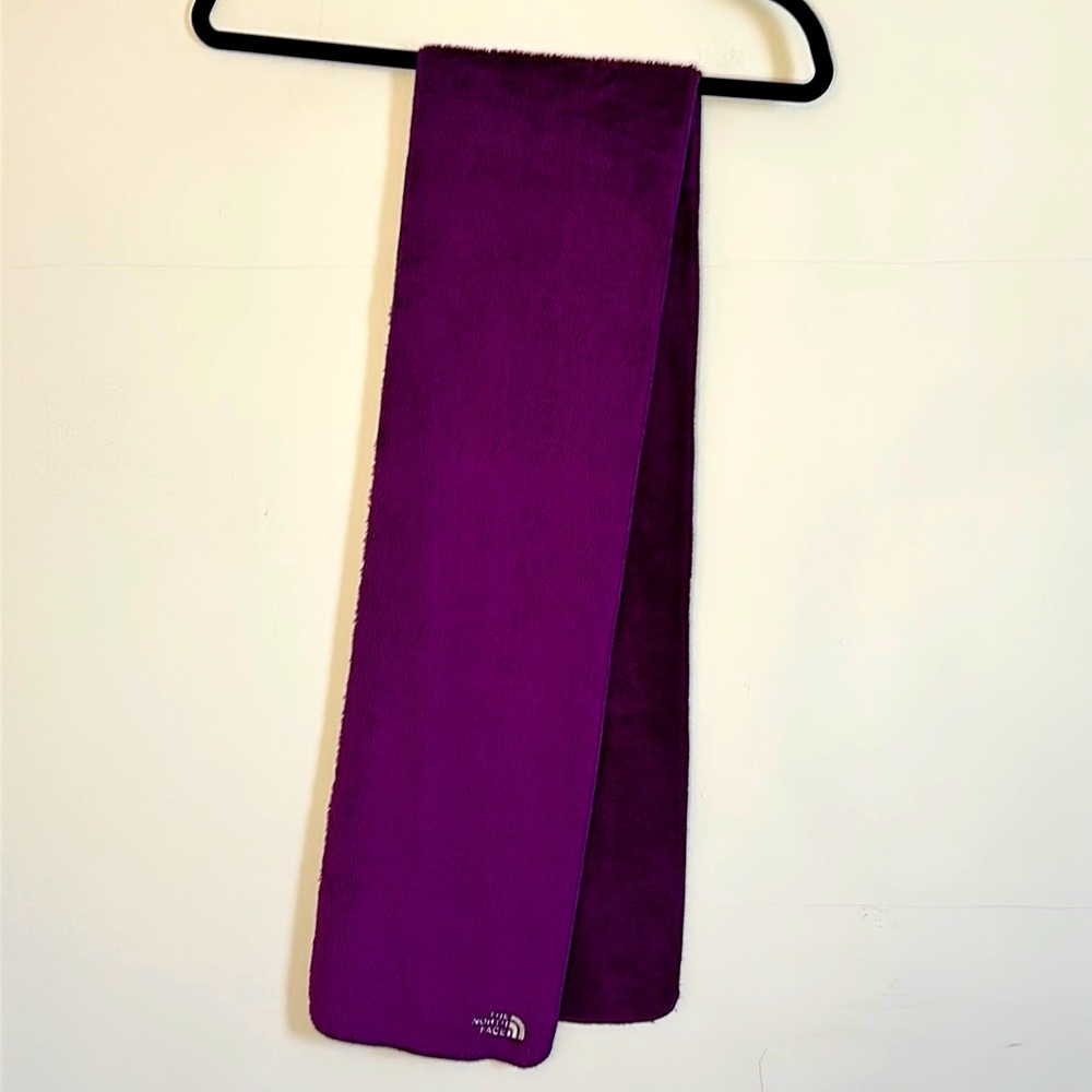 The North Face Berry Osito Scarf